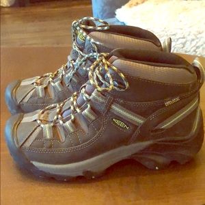 Keen hiking boots